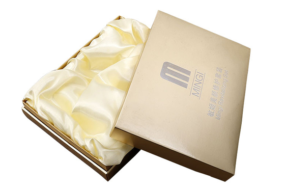 Cosmetic Presentation Gift Packaging Boxes With Lids Silver Foil Logo Satin Cloth Inside